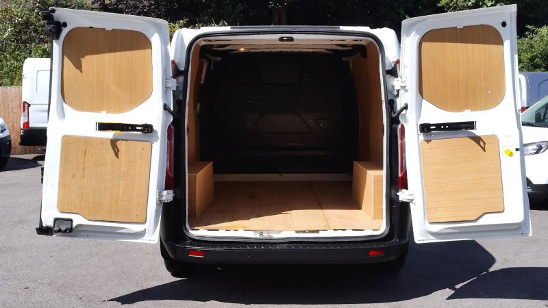 FORD TRANSIT CUSTOM 300 LEADER ECOBLUE L1 SWB WITH AIR CONDITIONING,PARKING SENSORS,BLUETOOTH,6 SPEED AND MORE - 2899 - 8