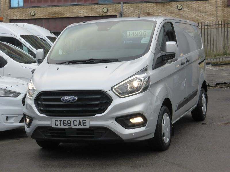 FORD TRANSIT CUSTOM 300 TREND L1 SWB WITH REAR TAILGATE,AIR CONDITIONING,PARKING SENSORS,CRUISE CONTROL,BLUETOOTH AND MORE - 2537 - 23