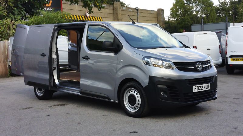 VAUXHALL VIVARO 2900 DYNAMIC L1 SWB IN GREY/SILVER WITH SAT NAV,AIR CONDITIONING,PARKING SENSORS AND MORE *** SOLD *** - 2911 - 5