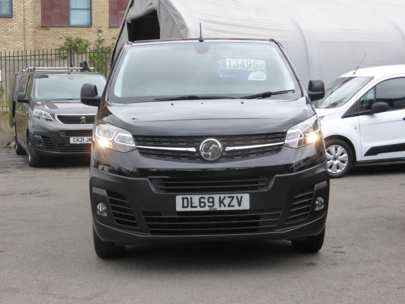 VAUXHALL VIVARO 2900 DYNAMIC L2H1 LWB IN BLACK WITH AIR CONDITIONING,PARKING SENSORS AND MORE - 2638 - 24
