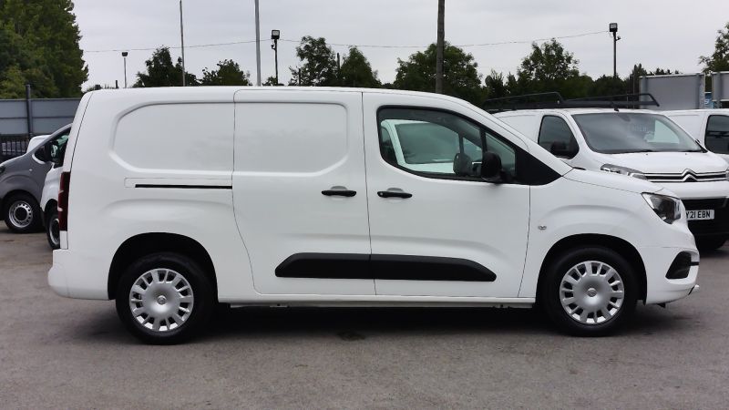 VAUXHALL COMBO 2300 SPORTIVE L2 LWB WITH ONLY 37.000 MILES,AIR CONDITIONING,PARKING SENSORS,BLUETOOTH AND MORE - 2887 - 7