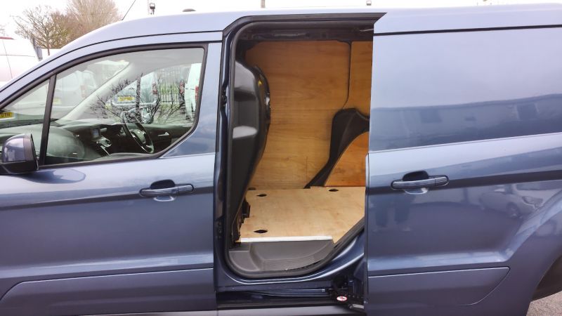 FORD TRANSIT CONNECT 200 LIMITED L1 SWB IN CHROME BLUE WITH ONLY 63.000 MILES,AIR CONDITIONING,FRONT+REAR PARKING SENSORS,ALLOY'S AND MORE - 2982 - 21