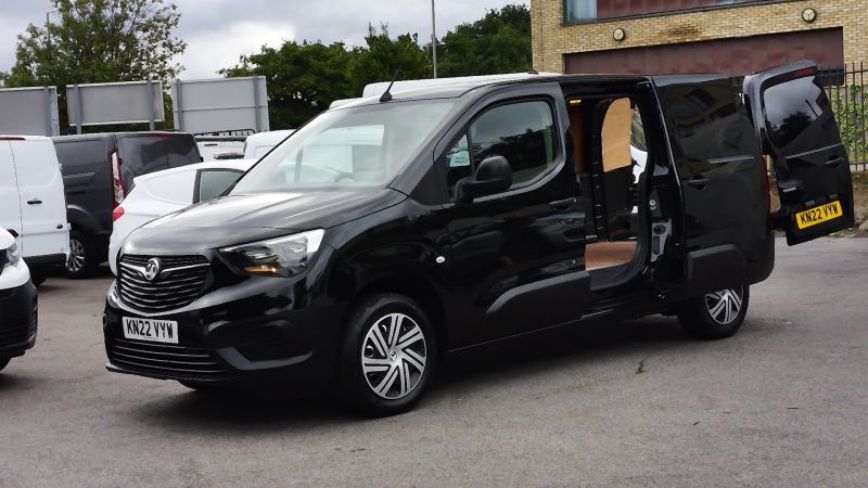 VAUXHALL COMBO 2300 DYNAMIC L2 LWB IN BLACK WITH SAT NAV,AIR CONDITIONING,PARKING SENSORS,6 SPEED,CRUISE CONTROL AND MORE - 2894 - 5