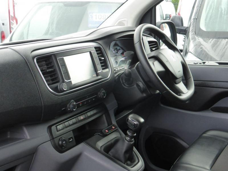 PEUGEOT EXPERT 1400 PROFESSIONAL 2.0 BLUEHDI IN GREY WITH ONLY 33.000 MILES,AIR CONDITIONING AND MORE - 2642 - 12