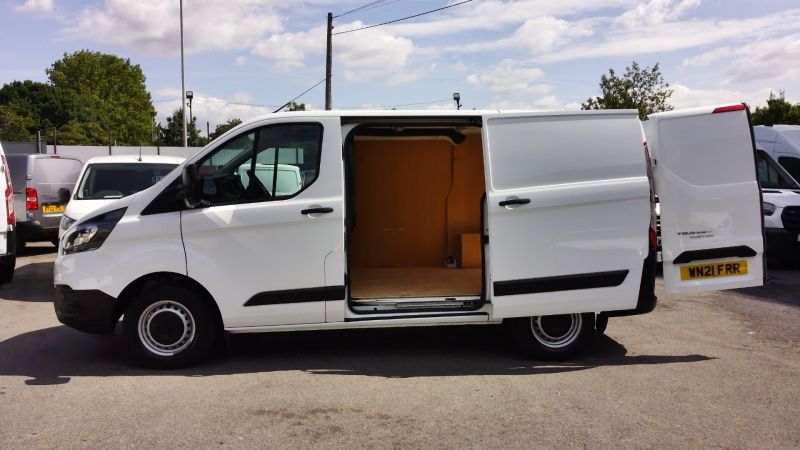 FORD TRANSIT CUSTOM 300 LEADER L1 SWB WITH ONLY 53.000 MILES,AIR CONDITIONING,PARKING SENSORS,WETBELT REPLACED AND MORE - 2898 - 11