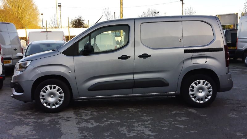 VAUXHALL COMBO 2000 SPORTIVE L1 SWB IN GREY WITH ONLY 36.000 MILES,AIR CONDITIONING,3 SEATS,PARKING SENSORS AND MORE  - 2960 - 5