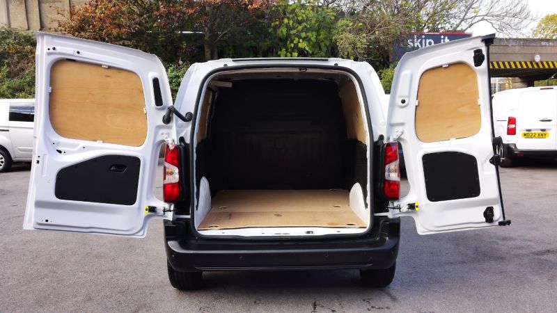 VAUXHALL COMBO 2300 PRIME L1 SWB ONLY 15.000 MILES,AIR CONDITIONING,PARKING SENSORS,6 SPEED AND MORE - 2937 - 10