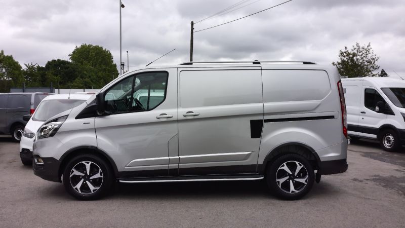 FORD TRANSIT CUSTOM 300 ACTIVE ECOBLUE L1 SWB IN SILVER WITH SAT NAV,AIR CONDITIONING,LEATHER SEATS,ALLOYS AND MORE - 2901 - 9