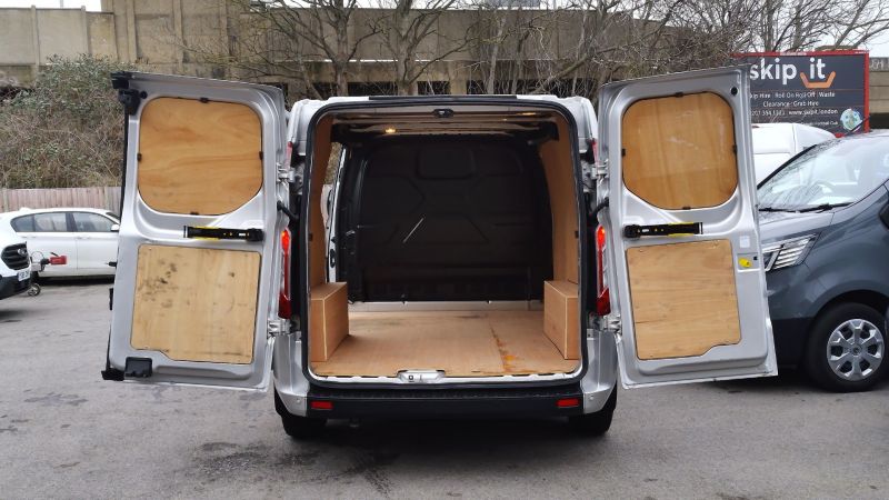 FORD TRANSIT CUSTOM 280 TREND L1 SWB IN SILVER WITH SAT NAV,AIR CONDITIONING,PARKING SENSORS AND MORE - 2985 - 11