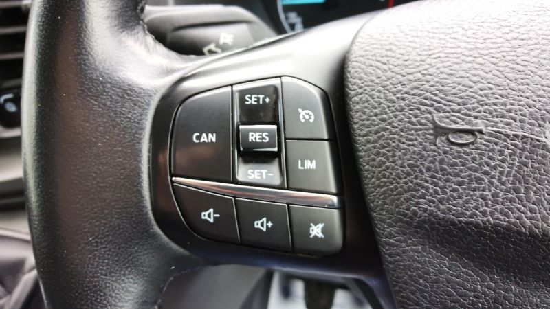 FORD TRANSIT CUSTOM 280 TREND L1 SWB IN SILVER WITH SAT NAV,AIR CONDITIONING,PARKING SENSORS AND MORE - 2985 - 18