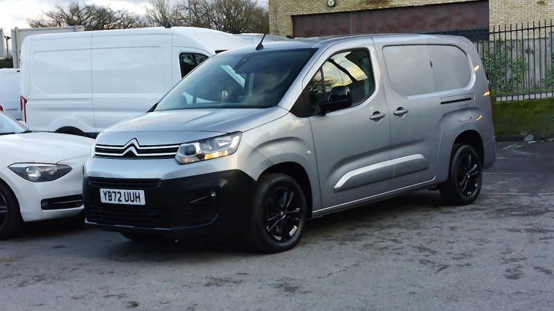 CITROEN BERLINGO 950 DRIVER PRO EDITION XL 8 SPEED AUTOMATIC,SAT NAV,REAR PARK ASSIST CAMERA,AIR CONDITIONING,DAB RADI AND MORE - 2968 - 4