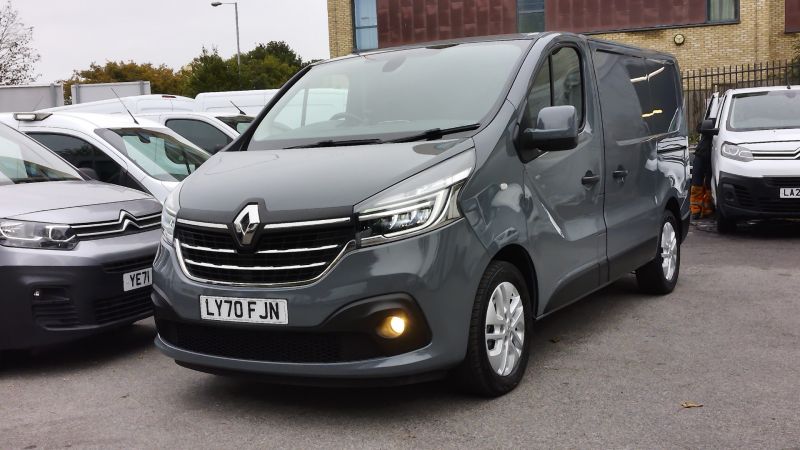 RENAULT TRAFIC SL28 SPORT ENERGY AUTOMATIC L1 SWB IN GREY,ONLY 43.000 MILES,SAT NAV,AIR CONDITIONING,REAR CAMERA,ALLOYS AND MORE - 2929 - 28