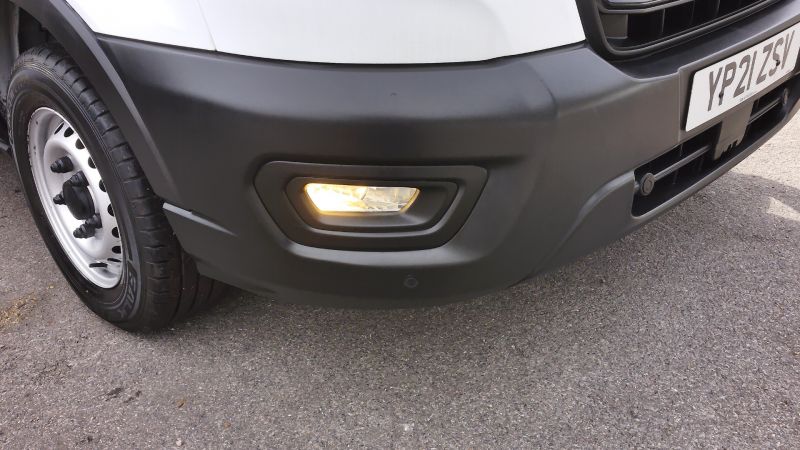 FORD TRANSIT 310 LEADER ECOBLUE L2H2 MWB MEDIUM ROOF WITH SAT NAV,AIR CONDITIONING,HEATED SEATS AND MORE *** SOLD *** - 2920 - 20