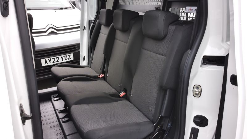 PEUGEOT PARTNER 1.5 BLUEHDI PROFESSIONAL PREMIUM 5 SEATER COMBI CREW VAN WITH AIR CONDITIONING,6 SPEED,BLUETOOTH AND MORE - 2959 - 7