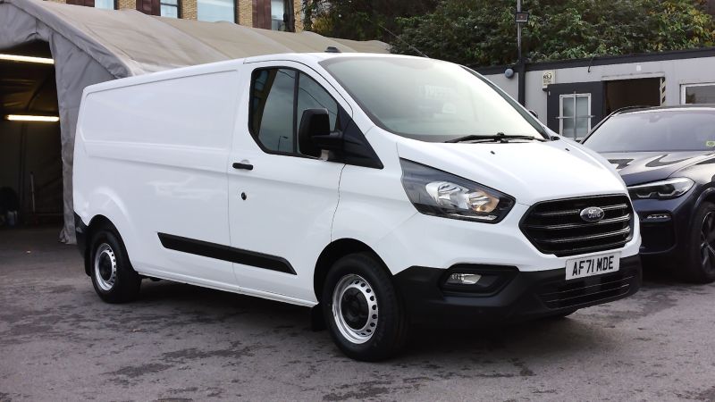 FORD TRANSIT CUSTOM 300 LEADER ECOBLUE L2 LWB WITH ONLY 58.000 MILES,AIR CONDITIONING,PARKING SENSORS,6 SPEED AND MORE - 2939 - 3