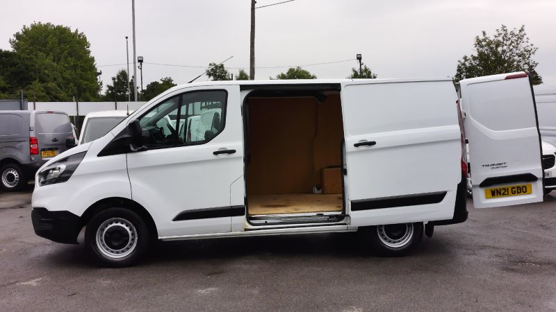 FORD TRANSIT CUSTOM 300 LEADER ECOBLUE L1 SWB WITH AIR CONDITIONING,PARKING SENSORS,BLUETOOTH,6 SPEED AND MORE - 2897 - 9