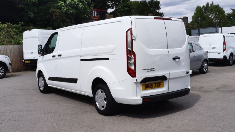 FORD TRANSIT CUSTOM 300 TREND L2 H1 LWB WITH AIR CONDITIONING,PARKING SENSORS,CRUISE CONTROL,BLUETOOTH AND MORE - 2885 - 5
