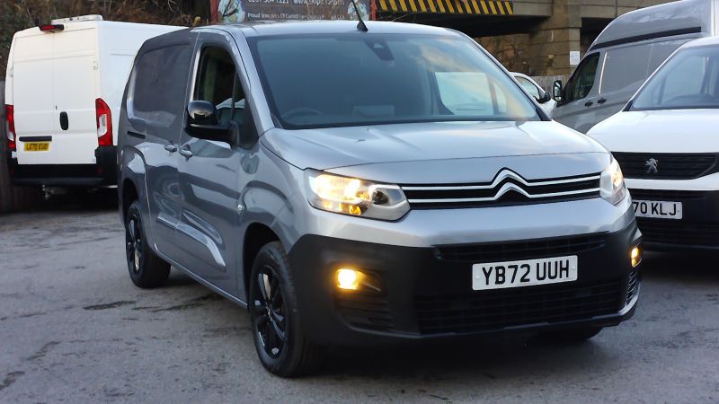 CITROEN BERLINGO 950 DRIVER PRO EDITION XL 8 SPEED AUTOMATIC,SAT NAV,REAR PARK ASSIST CAMERA,AIR CONDITIONING,DAB RADI AND MORE - 2968 - 26