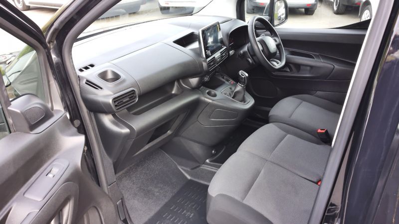 CITROEN BERLINGO 650 ENTERPRISE M BLUEHDI IN BLACK WITH ONLY 28.000 MILES,AIR CONDITIONING,ELECTRIC PACK,SENSORS,BLUETOOTH AND MORE *** SOLD *** - 2942 - 13