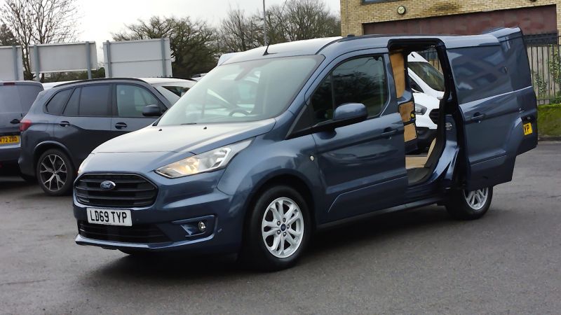 FORD TRANSIT CONNECT 200 LIMITED L1 SWB IN CHROME BLUE WITH ONLY 63.000 MILES,AIR CONDITIONING,FRONT+REAR PARKING SENSORS,ALLOY'S AND MORE - 2982 - 4