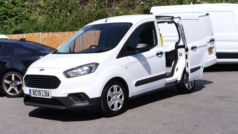 FORD TRANSIT COURIER TREND 1.5 TDCI WITH  ONLY 52.000 MILES,AIR CONDITIONING,PARKING SENSORS AND MORE *** SOLD *** - 2873 - 20