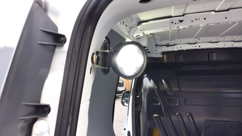 FORD TRANSIT CONNECT 220 L1 SWB EURO 6,AIR CONDITIONING,FRONT+REAR PARKING SENSORS,PARK ASSIST CAMERA  AND MORE *** SOLD *** - 2934 - 19