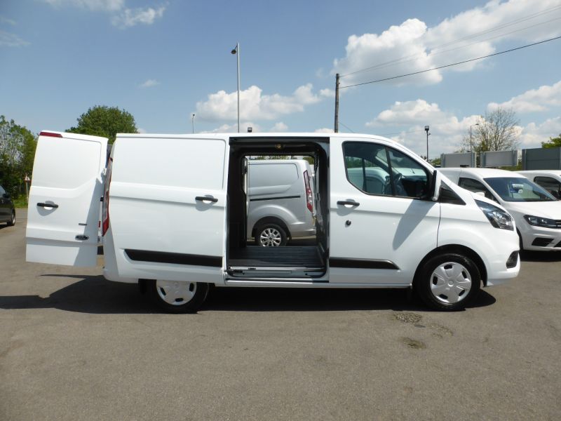 FORD TRANSIT CUSTOM 300 TREND AUTOMATIC L1 SWB WITH AIR CONDITIONING,PARKING SENSORS,CRUISE CONTROL,BLUETOOTH AND MORE - 2649 - 24