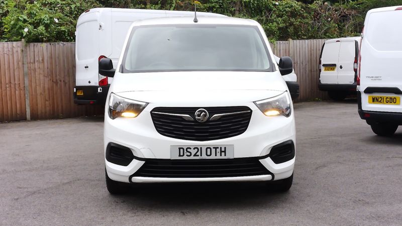 VAUXHALL COMBO 2300 SPORTIVE L2 LWB WITH ONLY 37.000 MILES,AIR CONDITIONING,PARKING SENSORS,BLUETOOTH AND MORE - 2887 - 19