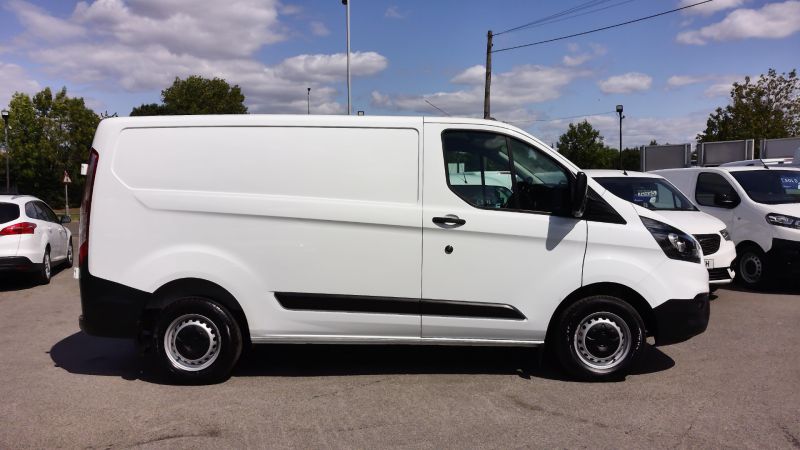 FORD TRANSIT CUSTOM 300 LEADER ECOBLUE L1 SWB WITH AIR CONDITIONING,PARKING SENSORS,BLUETOOTH,6 SPEED AND MORE - 2899 - 9