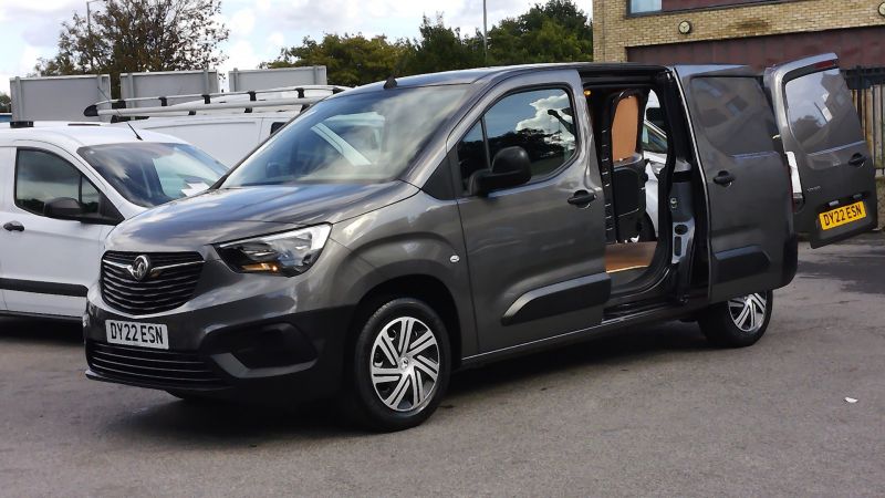 VAUXHALL COMBO 2300 DYNAMIC L2 LWB 100 IN DARK GREY WITH ONLY 41.000 MILES,SAT NAV,AIR CONDITIONING AND MORE *** SOLD *** - 2913 - 2