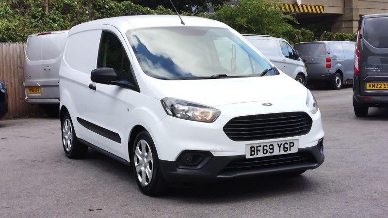 FORD TRANSIT COURIER TREND 1.5 TDCI WITH AIR CONDITIONING,6 SPEED,ELECTRIC MIRRORS,BLUETOOTH AND MORE - 2915 - 22