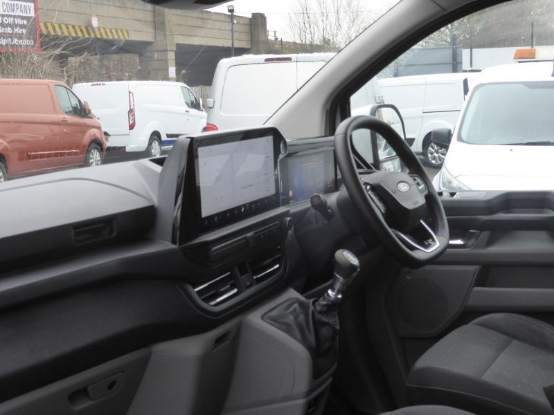 FORD TRANSIT CUSTOM 280 LIMITED L1 SWB ECOBLUE WITH ONLY 18.000 MILES,AIR CONDITIONING,HEATED SEATS AND MORE - 2916 - 11