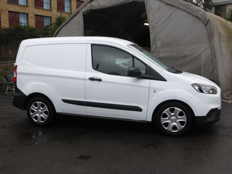 FORD TRANSIT COURIER TREND 1.5 TDCI WITH AIR CONDITIONING,6 SPEED,ELECTRIC MIRRORS,BLUETOOTH **** SOLD **** - 2514 - 9