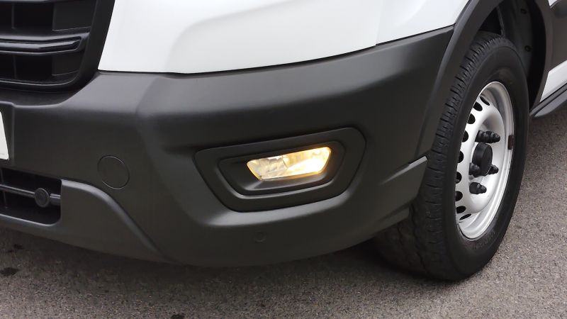 FORD TRANSIT 350 LEADER ECOBLUE L3 H2 LWB MEDIUM ROOF WITH FRONT AND REAR PARKING SENSORS,6 SPEED,DAB RADIO  AND MORE - 2902 - 17