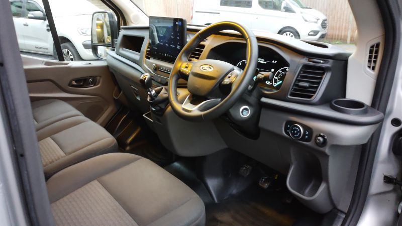 FORD TRANSIT 310 TREND LEADER L2 H2 MWB MEDIUM ROOF IN SILVER WITH AIR CONDITIONING,PARKING SENSORS AND MORE - 2950 - 9