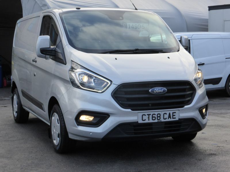 FORD TRANSIT CUSTOM 300 TREND L1 SWB WITH REAR TAILGATE,AIR CONDITIONING,PARKING SENSORS,CRUISE CONTROL,BLUETOOTH AND MORE - 2537 - 25