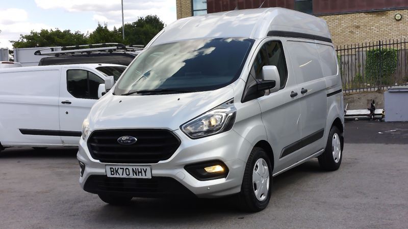 FORD TRANSIT CUSTOM 320 TREND ECOBLUE L1H2 SWB HIGH ROOF IN SILVER WITH SAT NAV,AIR CONDITIONING,PARKING SENSORS AND MORE *** SOLD *** - 2882 - 25