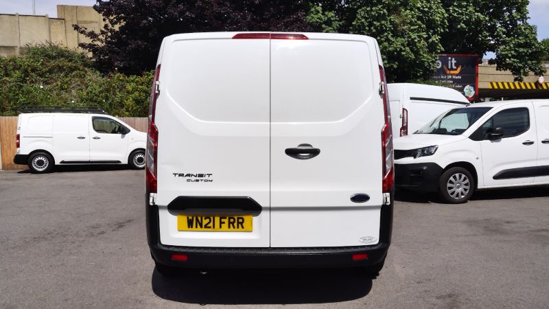 FORD TRANSIT CUSTOM 300 LEADER L1 SWB WITH ONLY 53.000 MILES,AIR CONDITIONING,PARKING SENSORS,WETBELT REPLACED AND MORE - 2898 - 7