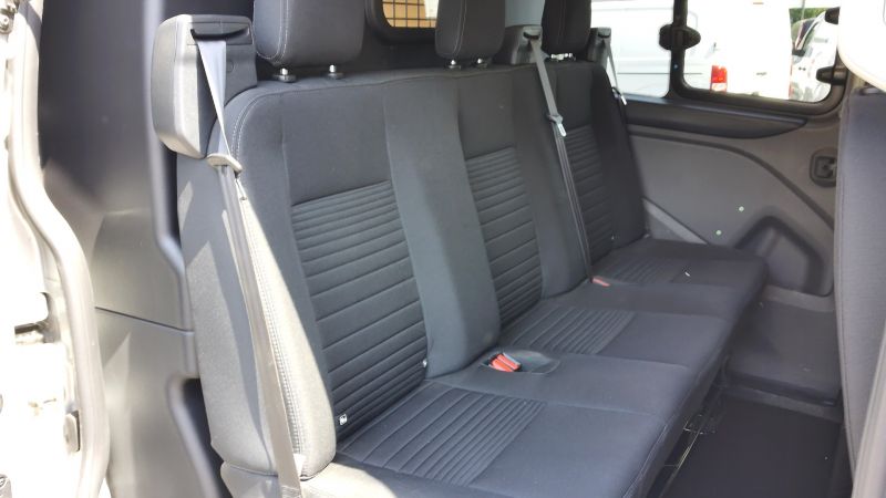 FORD TRANSIT CUSTOM 320 LIMITED L2 LWB AUTOMATIC 6 SEATER DOUBLE CAB COMBI CREW VAN IN SILVER WITH AIR CONDITIONING AND MORE - 2859 - 16