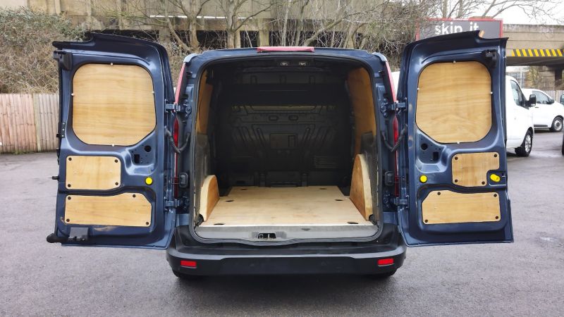FORD TRANSIT CONNECT 200 LIMITED L1 SWB IN CHROME BLUE WITH ONLY 63.000 MILES,AIR CONDITIONING,FRONT+REAR PARKING SENSORS,ALLOY'S AND MORE - 2982 - 8