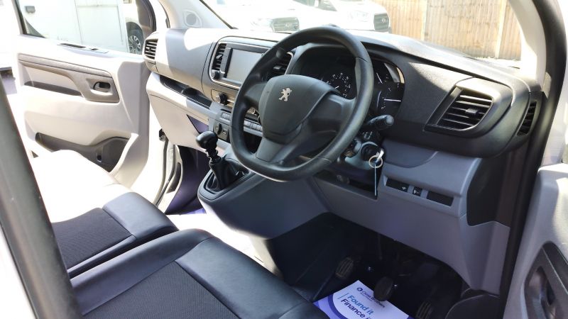 PEUGEOT EXPERT 2.0 PROFESSIONAL 1400 WITH AIR CONDITIONING,PARKING SENSORS AND MORE - 2889 - 14