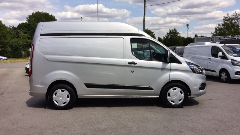 FORD TRANSIT CUSTOM 320 TREND ECOBLUE L1H2 SWB HIGH ROOF IN SILVER WITH SAT NAV,AIR CONDITIONING,PARKING SENSORS AND MORE *** SOLD *** - 2882 - 8