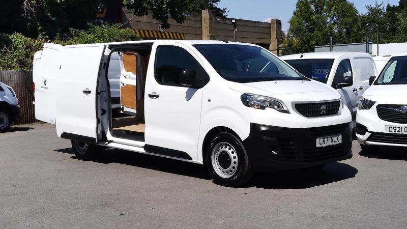 PEUGEOT EXPERT 2.0 PROFESSIONAL 1400 WITH AIR CONDITIONING,PARKING SENSORS AND MORE - 2889 - 2