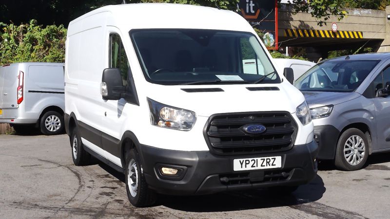 FORD TRANSIT 310 LEADER ECOBLUE L2H2 MWB MEDIUM ROOF WITH ONLY 61.000 MILES,SAT NAV,AIR CONDITIONING,HEATED SEATS AND MORE - 2923 - 20