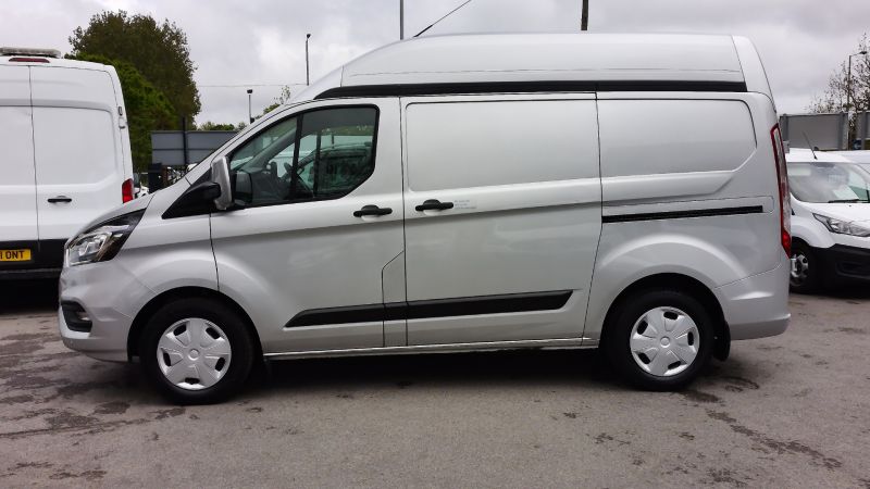 FORD TRANSIT CUSTOM 320 TREND ECOBLUE L1H2 SWB HIGH ROOF IN SILVER WITH SAT NAV,AIR CONDITIONING,PARKING SENSORS AND MORE - 2882 - 3