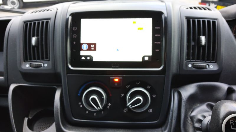 PEUGEOT BOXER 335 PROFESSIONAL PREMIUM PLUS L2H2 MWB 2.2 140 WITH SAT NAV,AIR CONDITIONING AND MORE - 2972 - 16