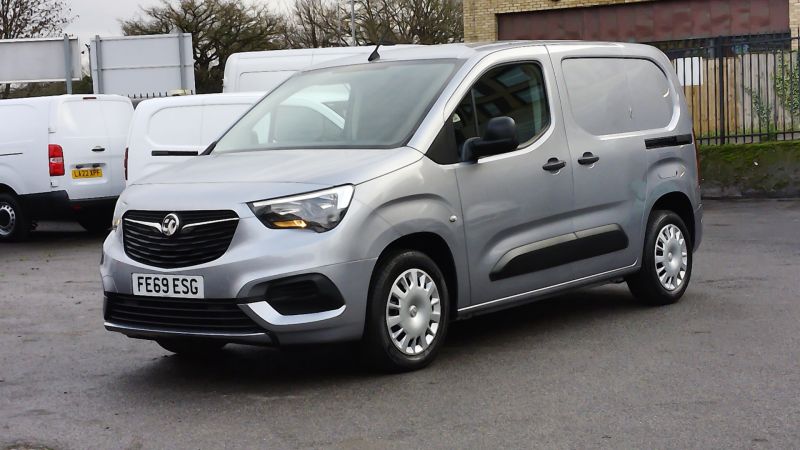 VAUXHALL COMBO 2000 SPORTIVE 1.6 L1 SWB IN GREY WITH ONLY 36.000 MILES,AIR CONDITIONING,3 SEATS,PARKING SENSORS AND MORE  - 2960 - 21