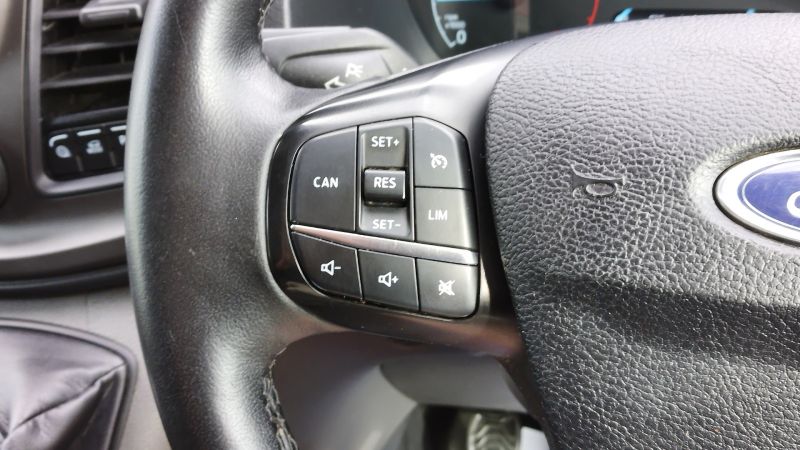 FORD TRANSIT 290 TREND L2H2 MWB MEDIUM ROOF WITH AIR CONDITIONING,PARKING SENSORS,CRUISE CONTROL AND MORE - 2872 - 17