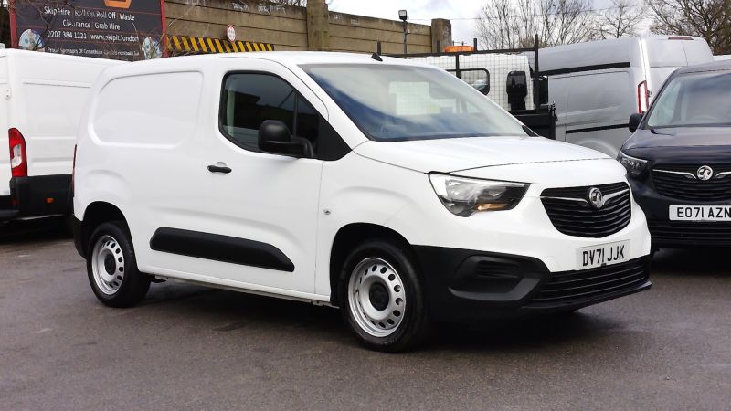 VAUXHALL COMBO 2300 DYNAMIC L1 SWB WITH ONLY 57.000 MILES,AIR CONDITIONING,PARKING SENSORS,CRUISE CONTROL AND MORE - 2975 - 4