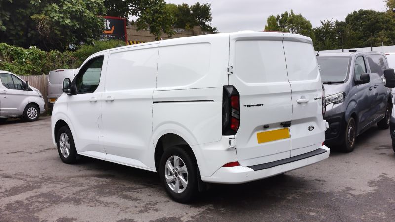 FORD TRANSIT CUSTOM 280 LIMITED L1 SWB ECOBLUE ONLY 6.000 MILES,AIR CONDITIONING,HEATED SEATS,REAR CAMERA AND MORE - 2964 - 5
